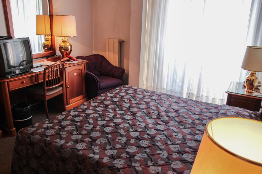 Garden Hotel Сан-Джованни-ла- Пунт Экстерьер фото