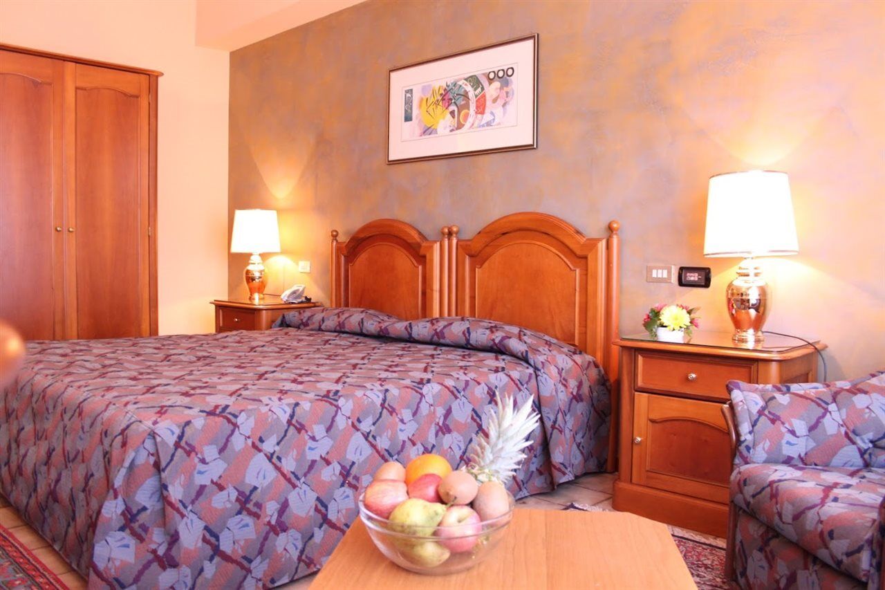 Garden Hotel Сан-Джованни-ла- Пунт Экстерьер фото